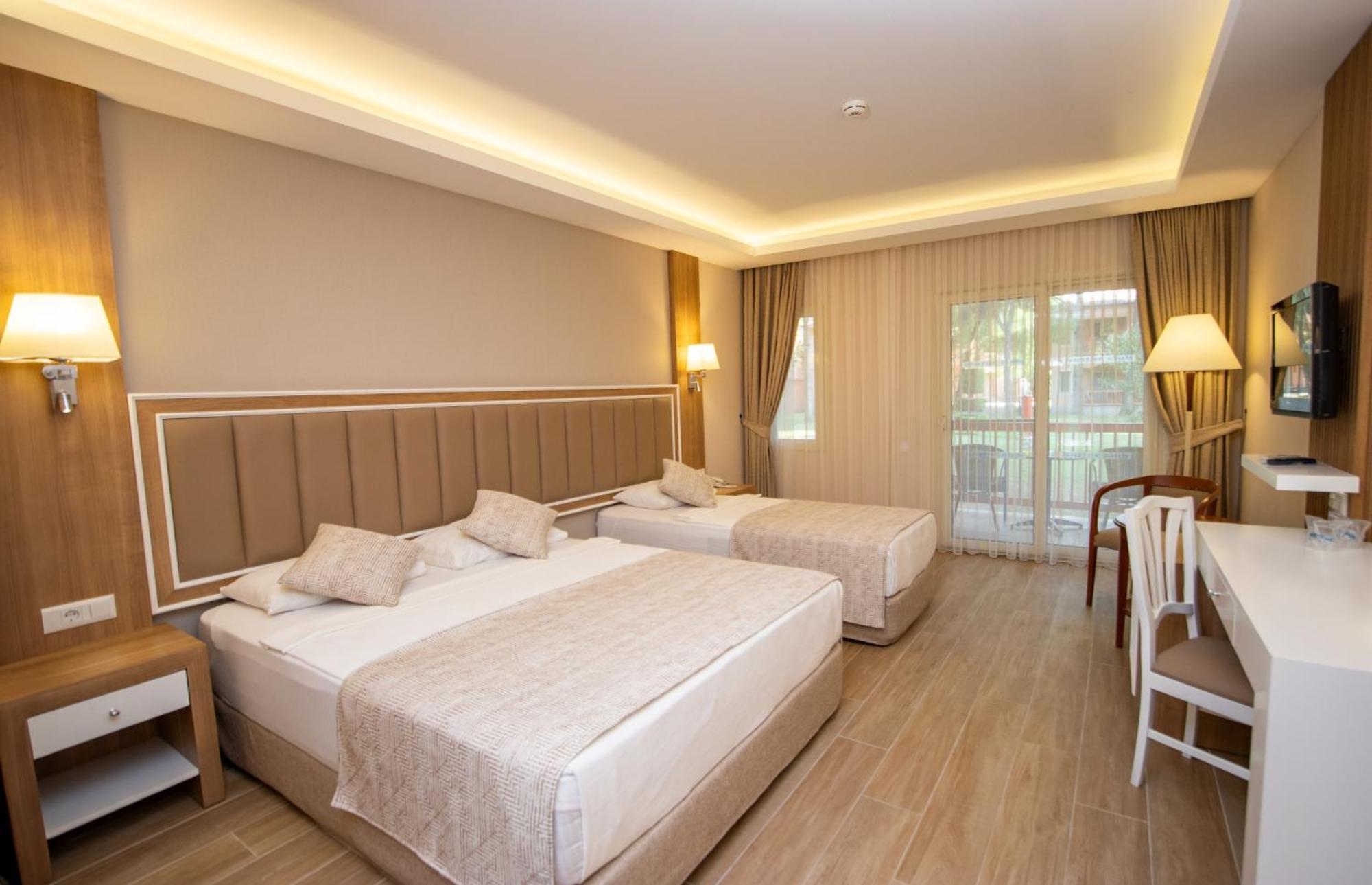 Superior Double or Twin Room with Mountain View